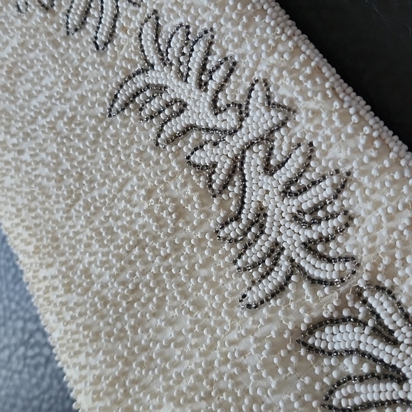 VTG Gimbels beaded purse - Picture 11 of 11